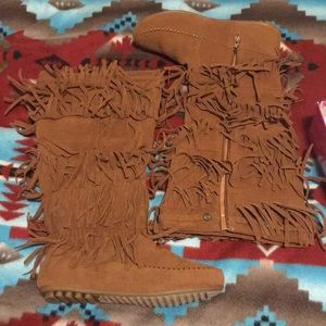 FRINGE BOOTS